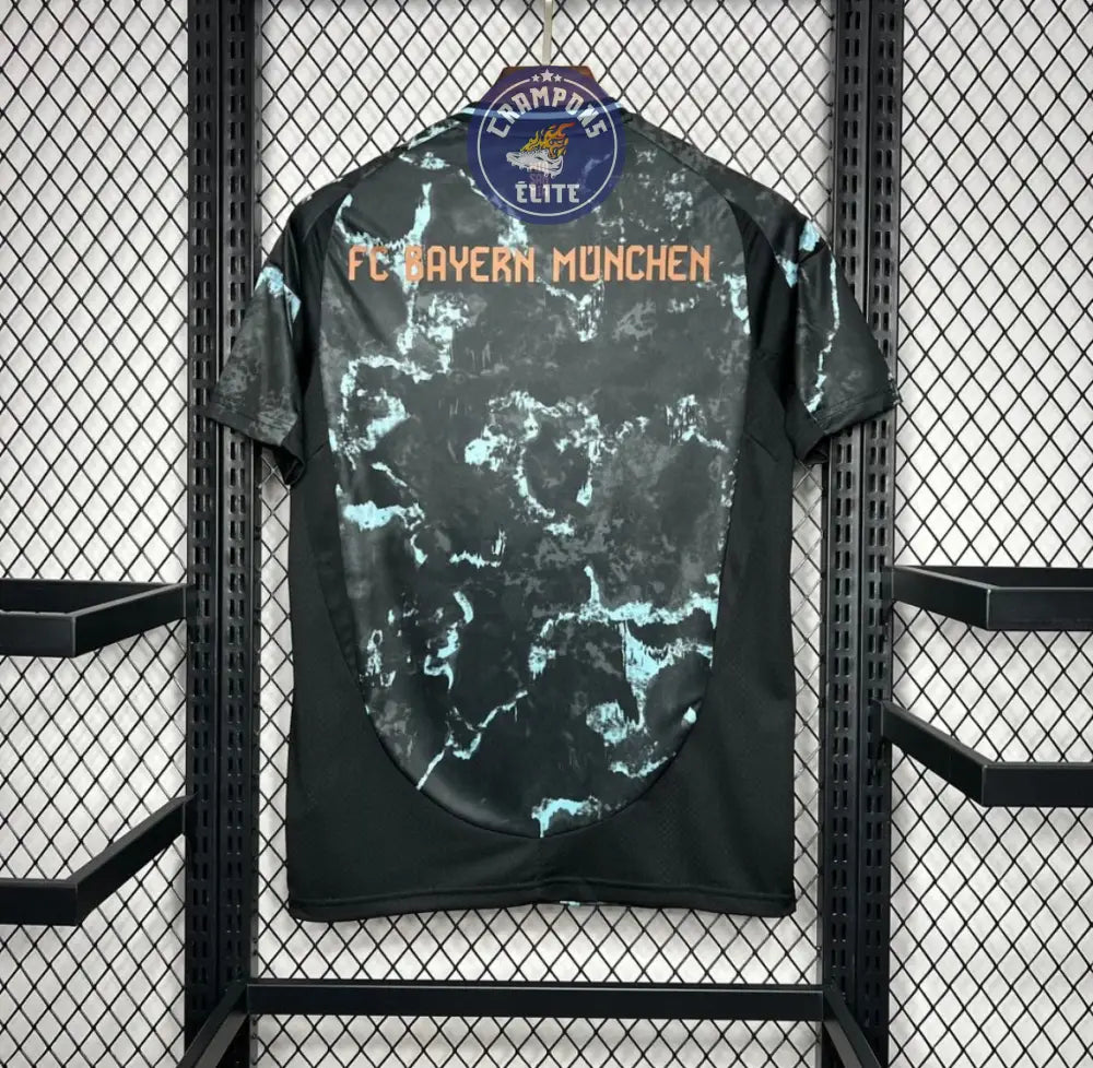 Image of FC Bayern 2024/25 Extérieur