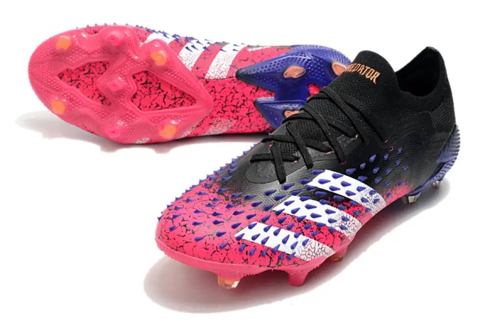 Predator Freak Basse Lacets FG Superspectral - Noir/Blanc/Rose